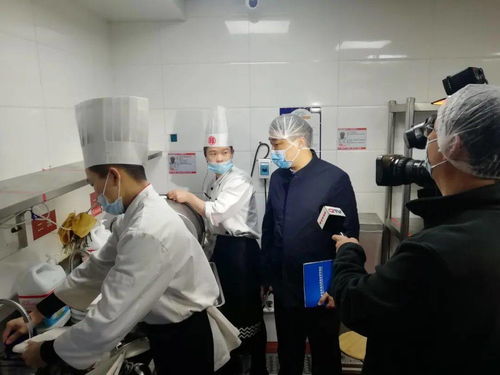 西海岸市场监管局开展餐饮具专项整治，五家餐厅后厨接受监督